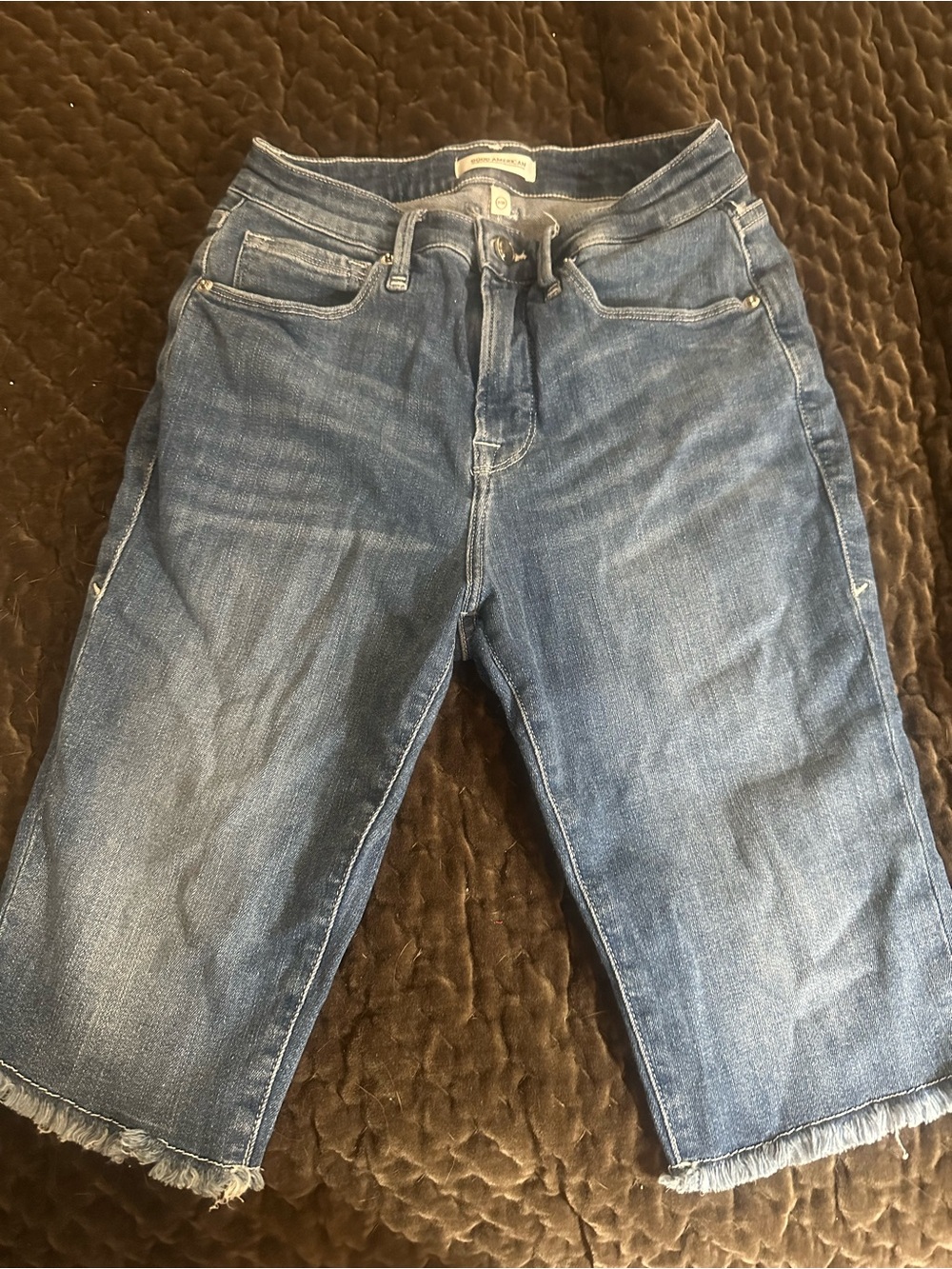 Good American Washed Blue Denim Cropped Bermuda Jeans